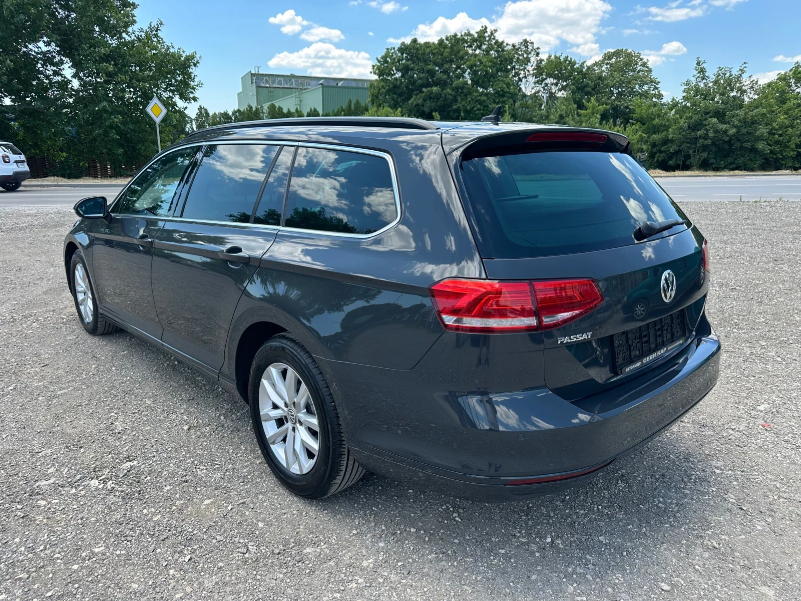 VW Passat 2.0tdi, DSG, Navigation, Distronic!, снимка 5 - Автомобили и джипове - 55042931