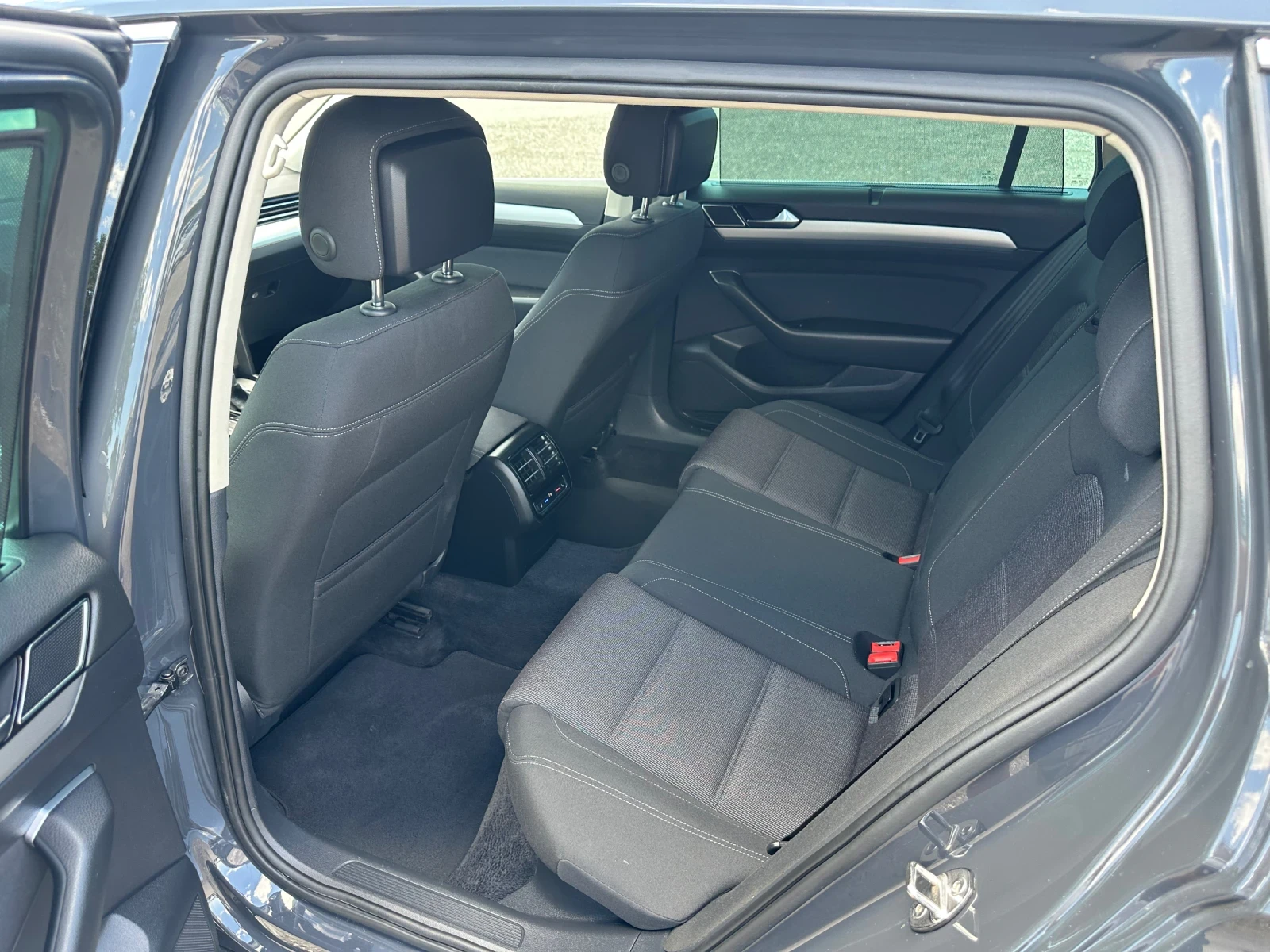 VW Passat 2.0tdi, DSG, Navigation, Distronic!, снимка 15 - Автомобили и джипове - 55042931