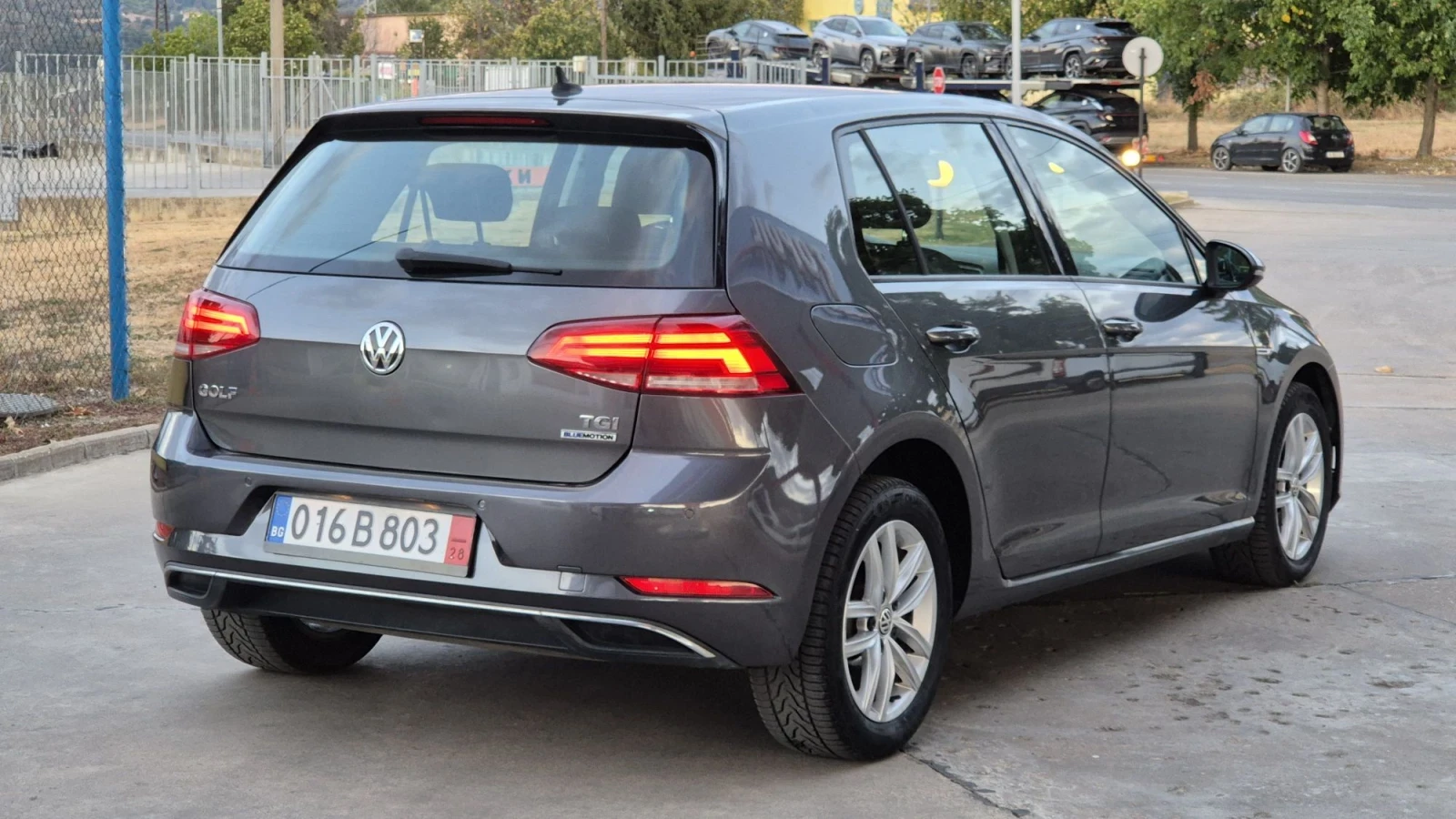 VW Golf 1.4i ФЕЙСЛИФТ* ПЕРФЕКТНА* , снимка 9 - Автомобили и джипове - 56065056