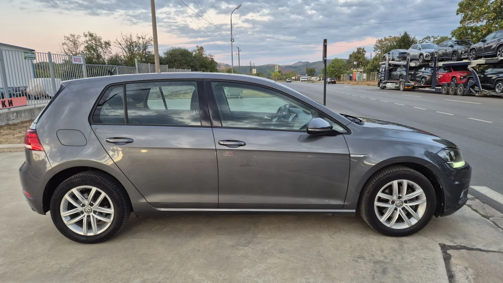VW Golf 1.4i ФЕЙСЛИФТ* ПЕРФЕКТНА* , снимка 4 - Автомобили и джипове - 56065056