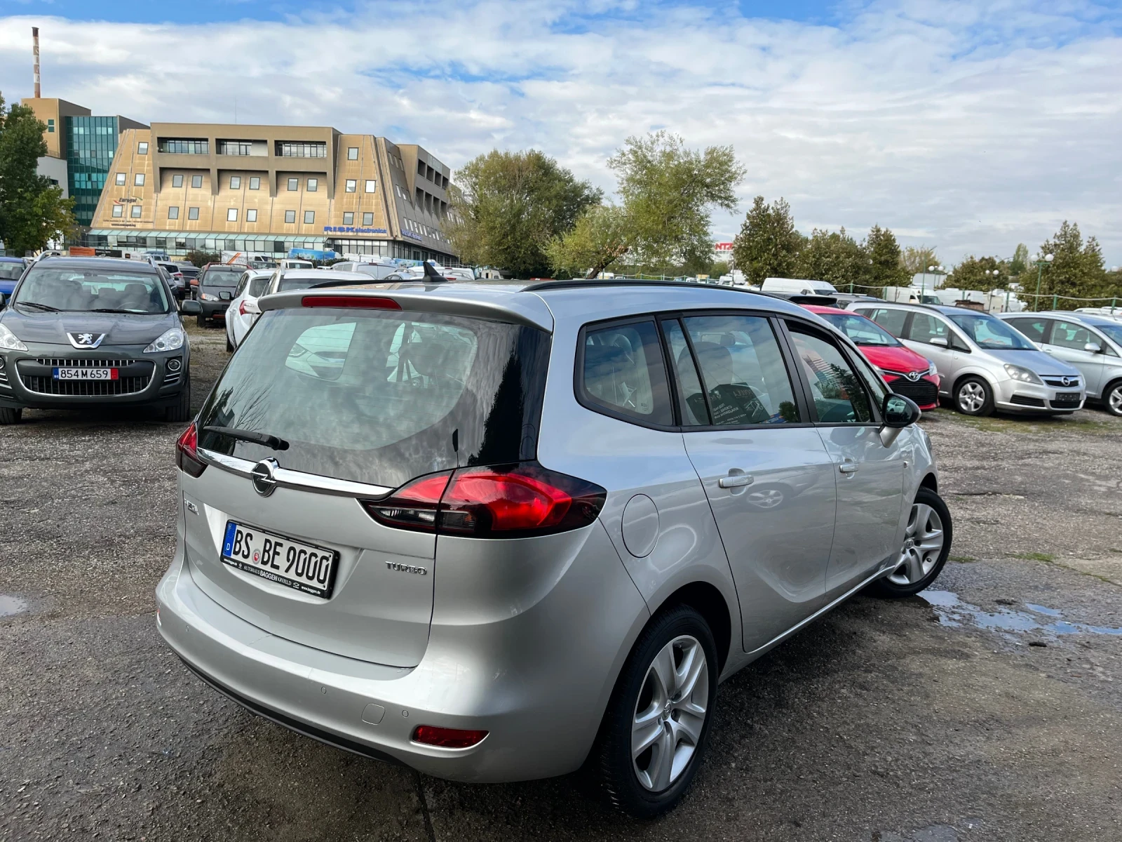 Opel Zafira 1.4 TURBO, снимка 2 - Автомобили и джипове - 56215504