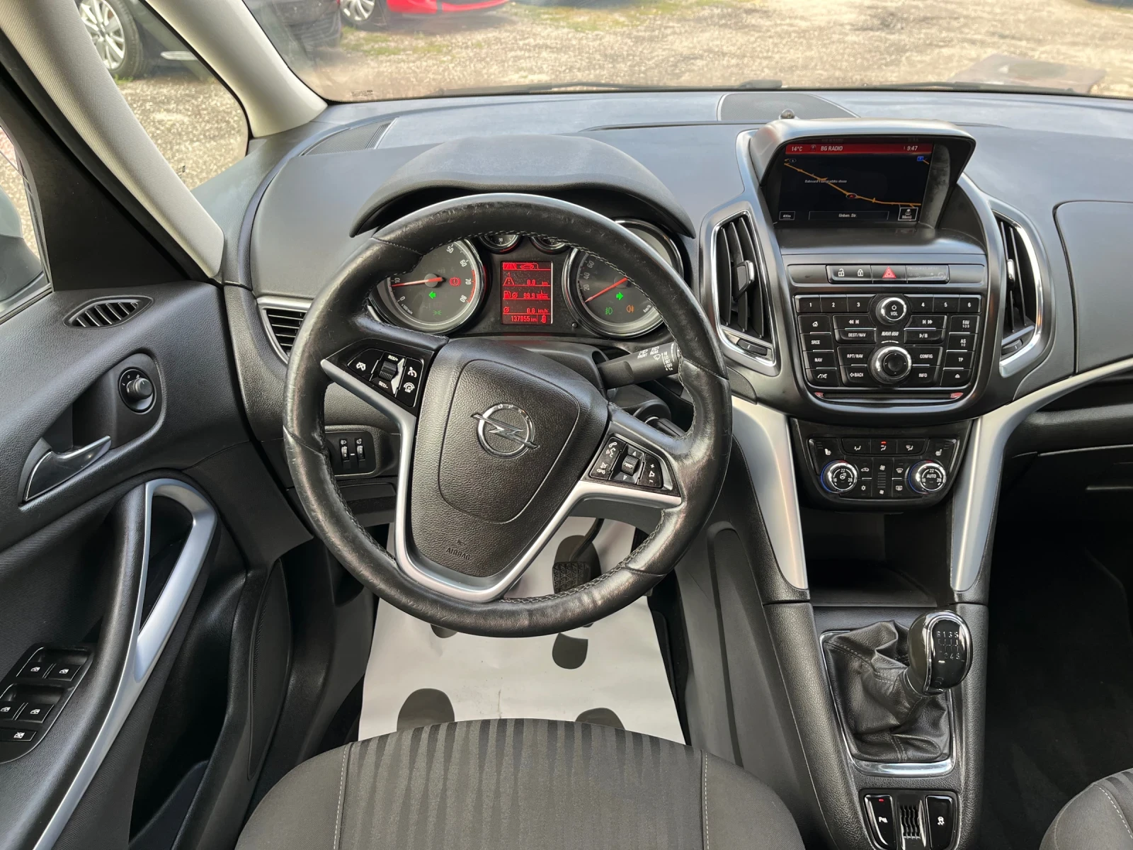 Opel Zafira 1.4 TURBO, снимка 9 - Автомобили и джипове - 56215504