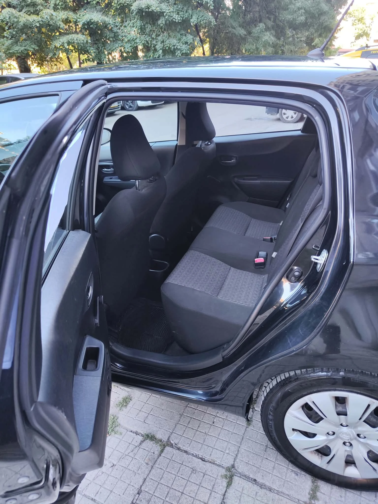 Toyota Yaris 1.33, снимка 9 - Автомобили и джипове - 56362881
