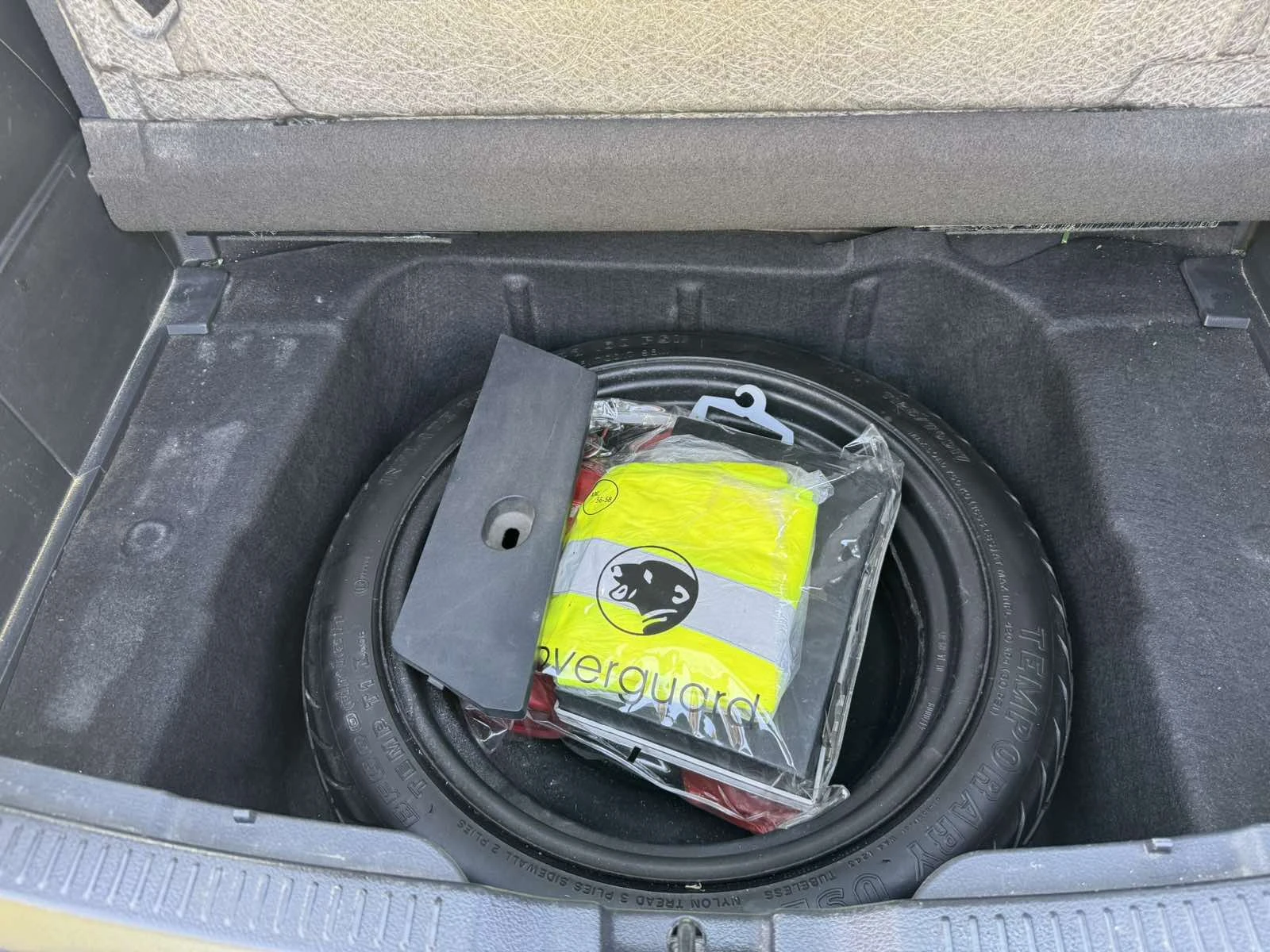 Toyota Verso, снимка 13 - Автомобили и джипове - 56456152
