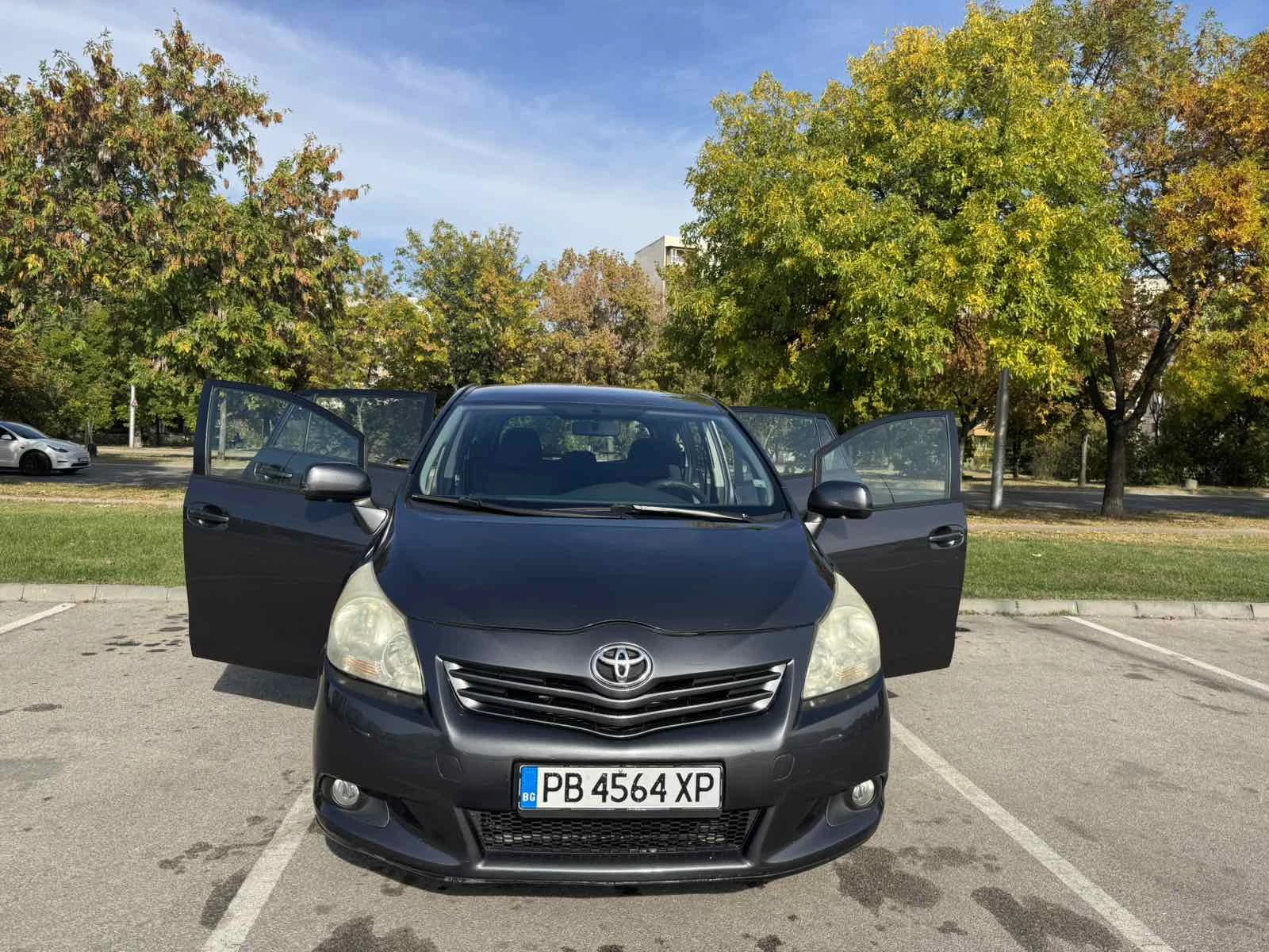 Toyota Verso, снимка 5 - Автомобили и джипове - 56456152