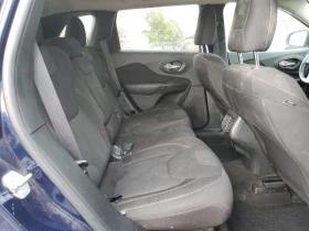 Jeep Cherokee 3.2L 6 4x4 w/Front Whl Drv, снимка 12