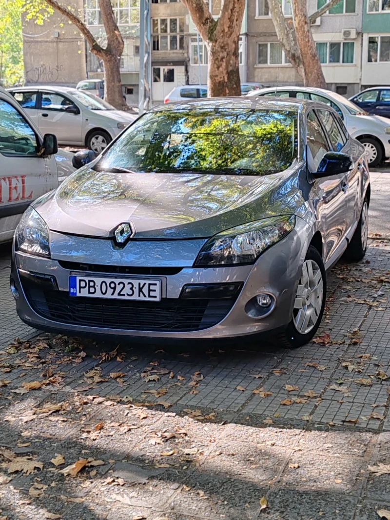 Renault Megane, снимка 1 - Автомобили и джипове - 47657057