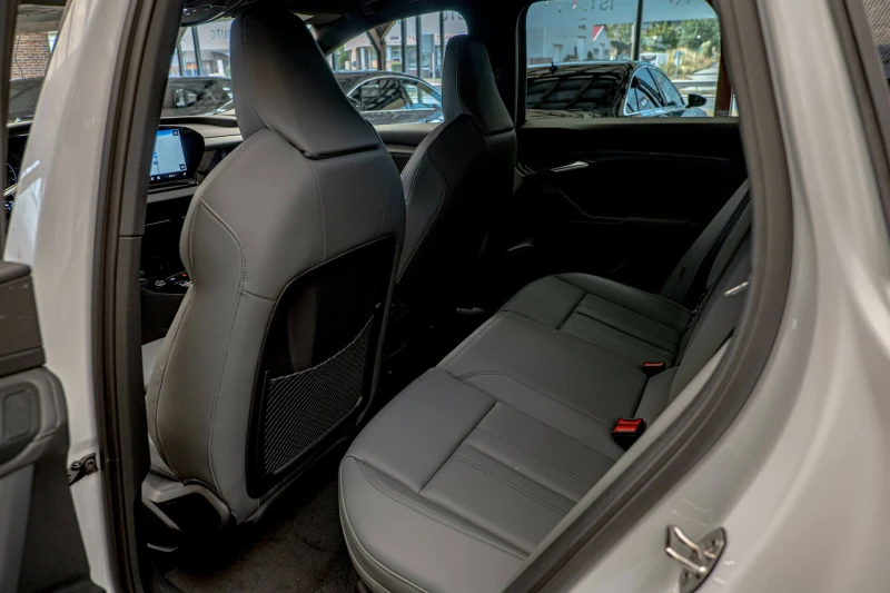 Audi Q6 100kWh/Quattro/Sline/Камера 360/Distronic/, снимка 10 - Автомобили и джипове - 51620754