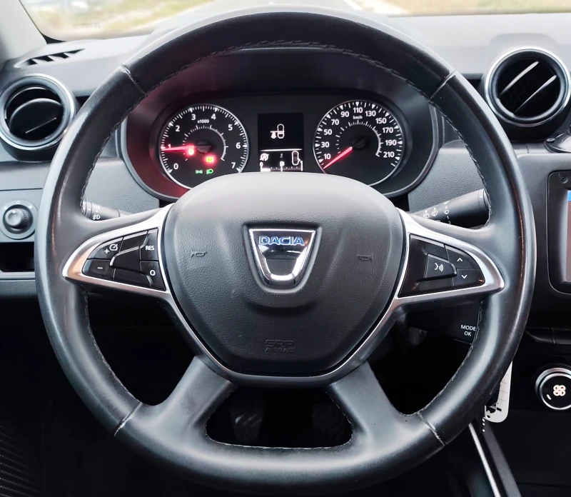 Dacia Duster 1.5 DCI EURO 6B, снимка 11 - Автомобили и джипове - 51913661
