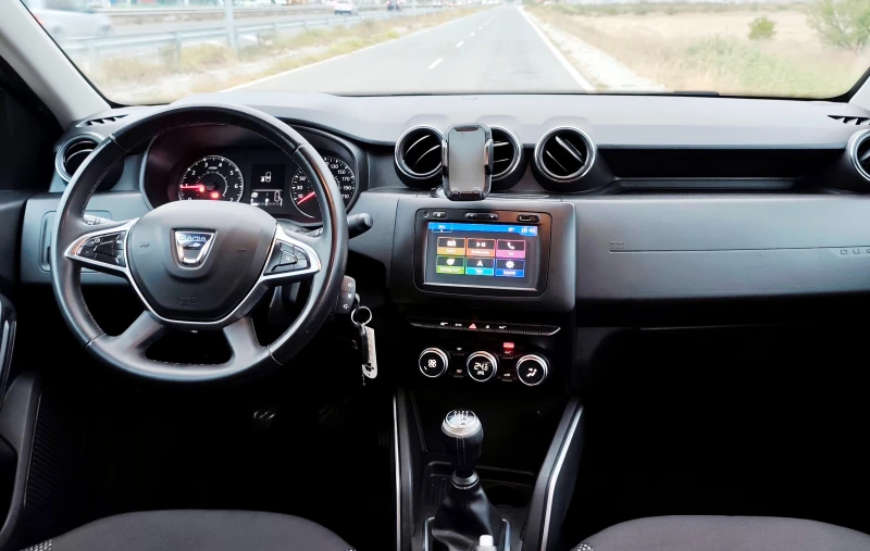 Dacia Duster 1.5 DCI EURO 6B, снимка 9 - Автомобили и джипове - 51913661