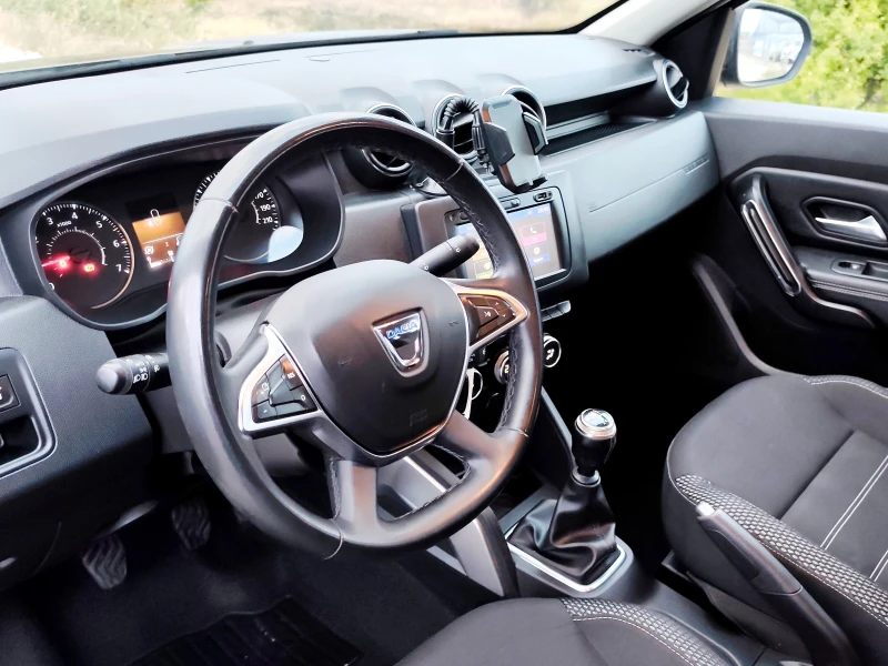 Dacia Duster 1.5 DCI EURO 6B, снимка 7 - Автомобили и джипове - 51913661
