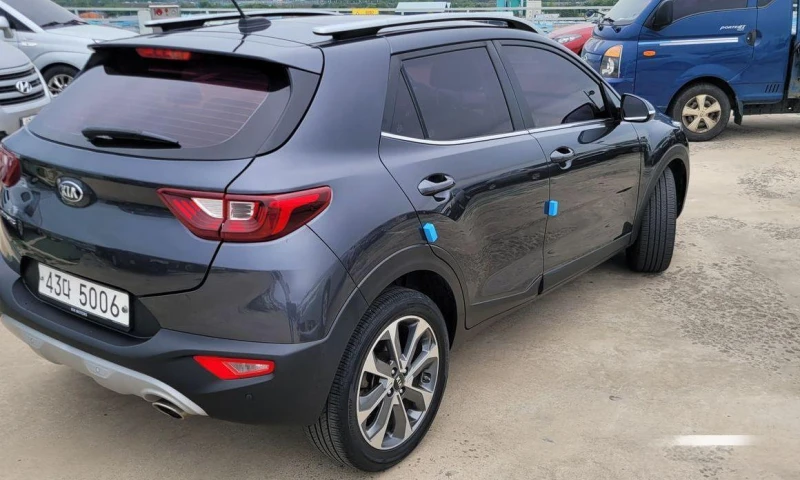 Kia Stonic Diesel 1.6 Trendy * НАЙ-ДОБРА ЦЕНА В БЪЛГАРИЯ* , снимка 7 - Автомобили и джипове - 52112055