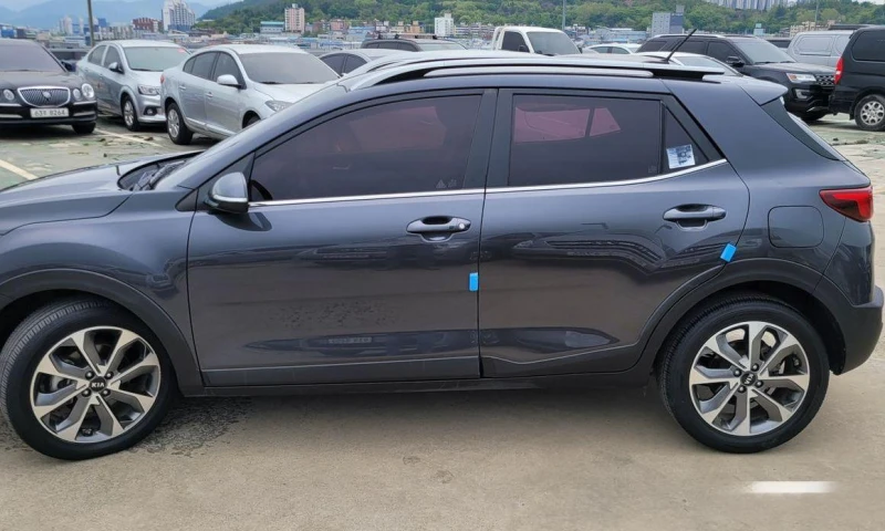 Kia Stonic Diesel 1.6 Trendy * НАЙ-ДОБРА ЦЕНА В БЪЛГАРИЯ* , снимка 5 - Автомобили и джипове - 52112055