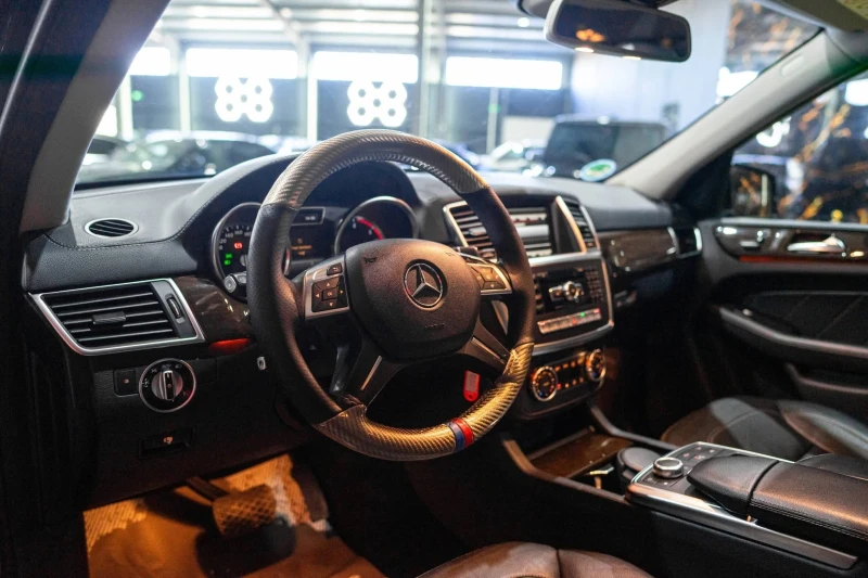 Mercedes-Benz GL 350 7-МЕСТЕН ПАНО FULL AMG LINE ЛИЗИНГ 100%, снимка 11 - Автомобили и джипове - 52919658