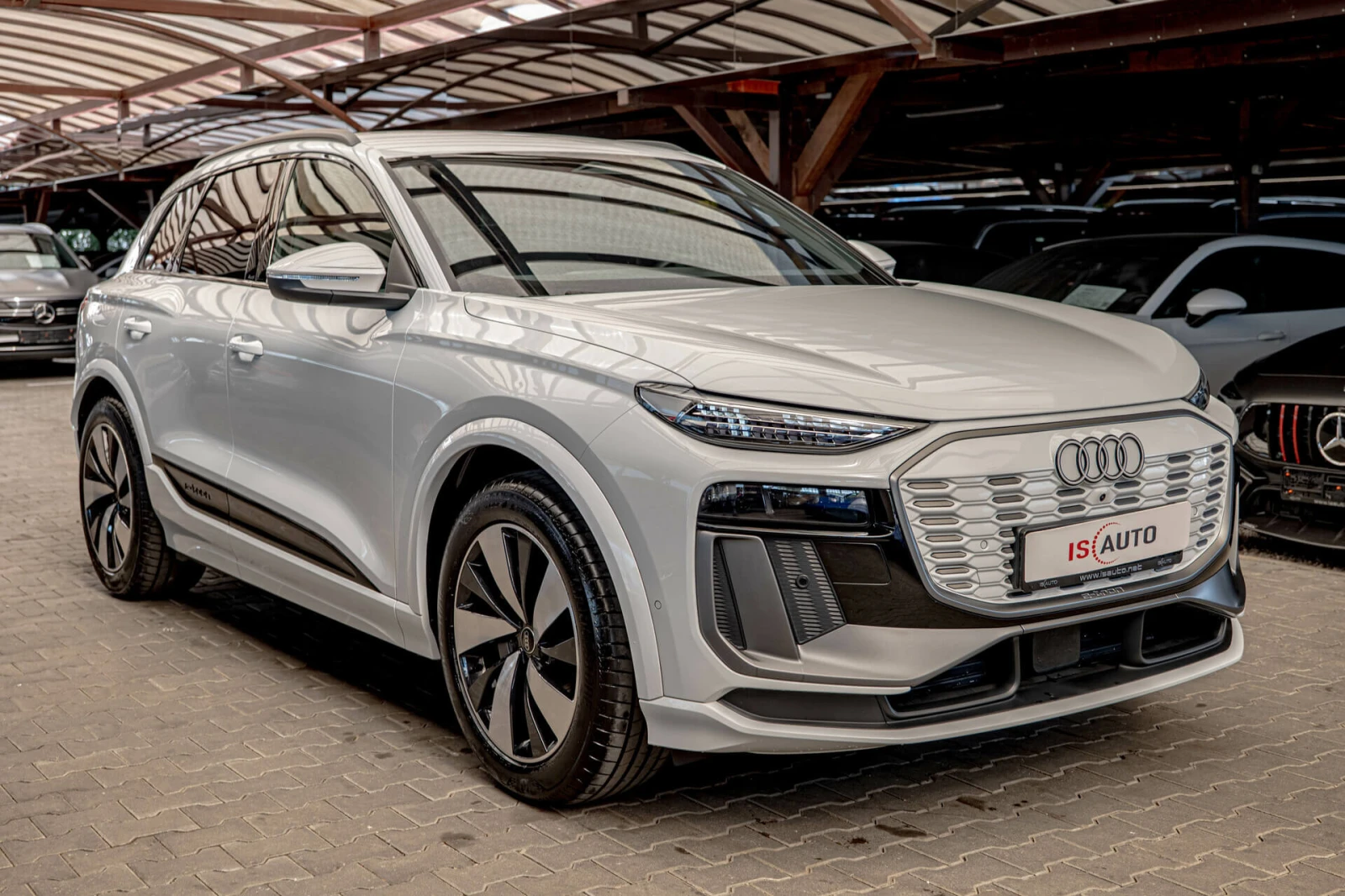 Audi Q6 100kWh/Quattro/Sline/Камера 360/Distronic/ - изображение 2