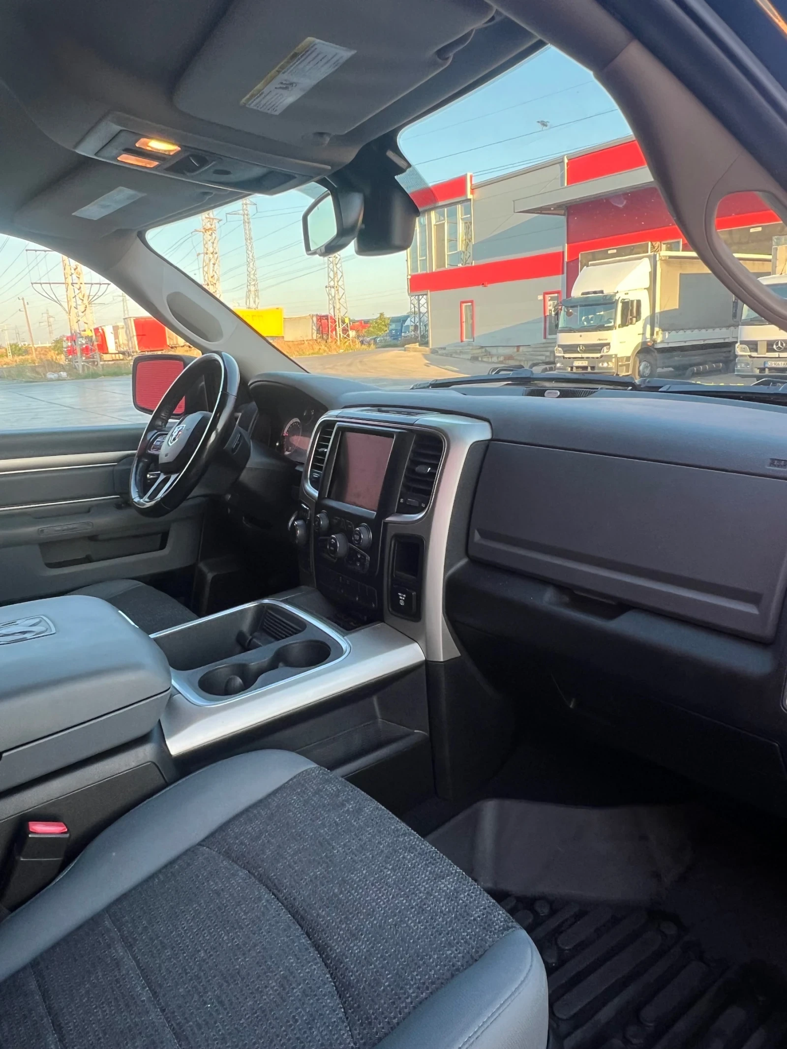 Dodge Ram Dodge RAM 1500 SLT АГУ, снимка 10 - Автомобили и джипове - 53921724