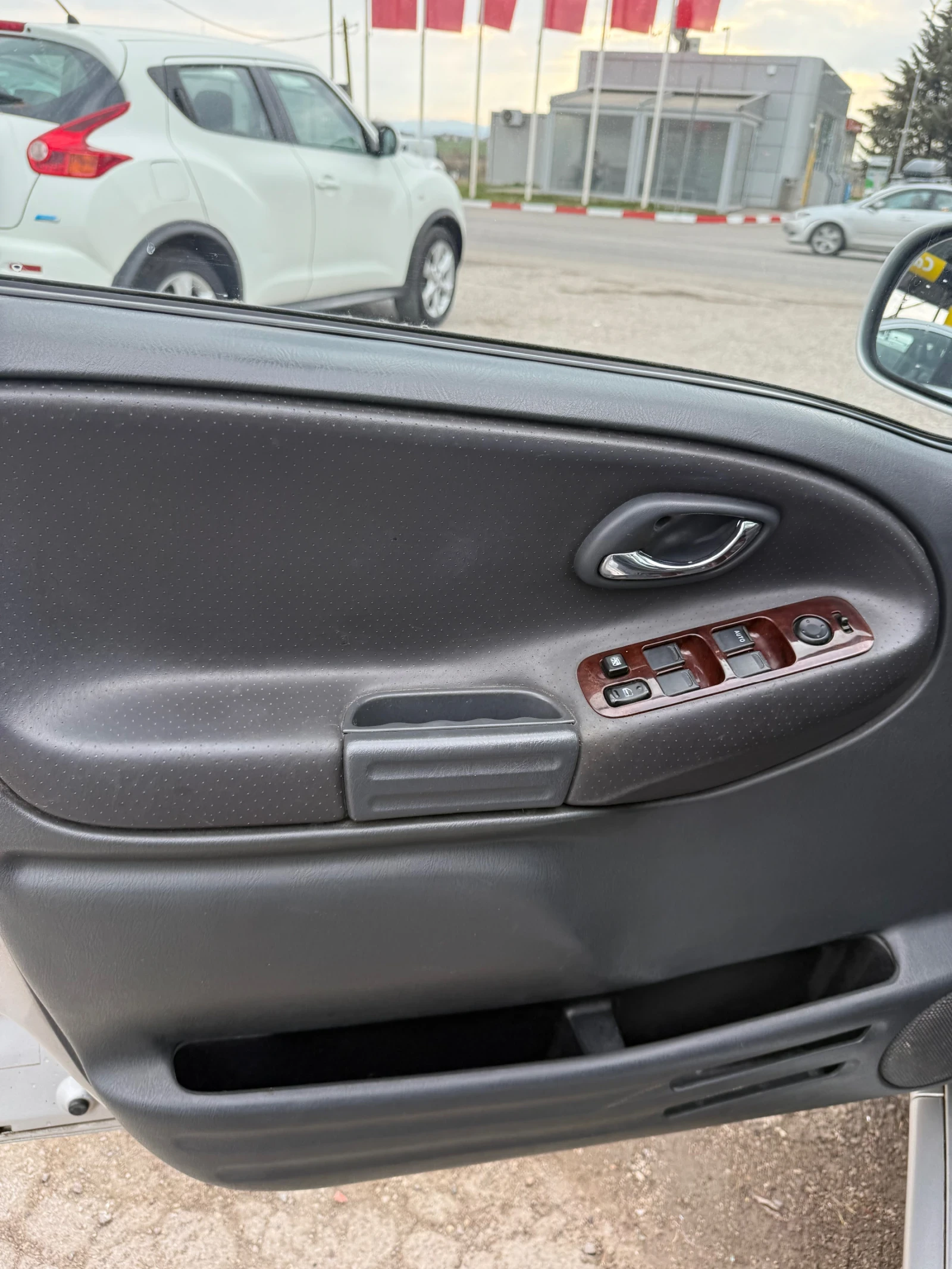 Suzuki Grand vitara 2.0TD 4X4, снимка 12 - Автомобили и джипове - 53963828