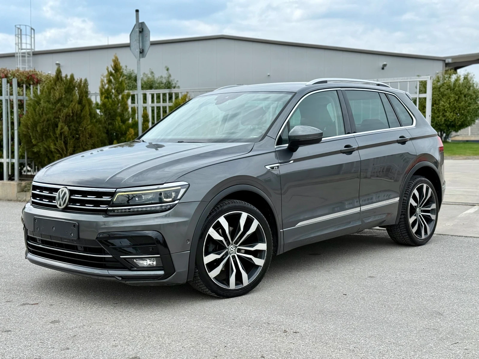 VW Tiguan R-LINE/ 2.0TDI/ 190HP/ 4Motion/ DSG/ Digital/ 