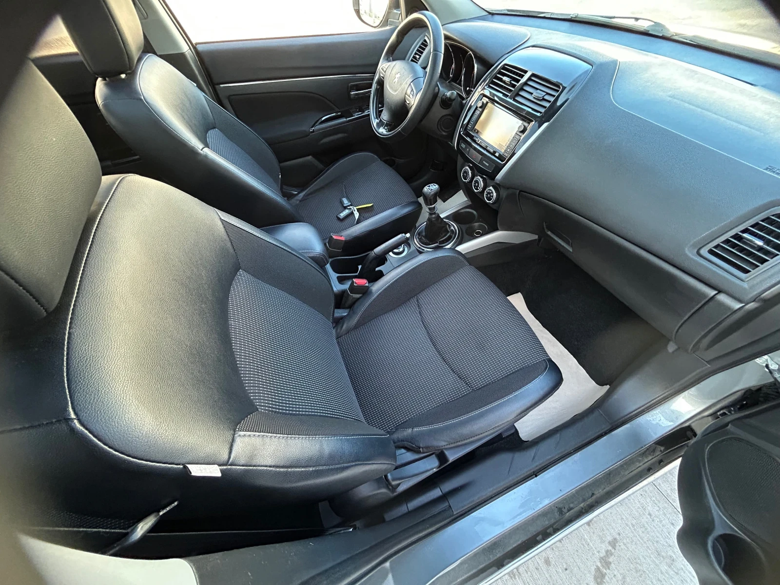 Peugeot 4008 1.6E-HDi/EURO 6/116K.C./4x4/ПАНОРАМА, снимка 11 - Автомобили и джипове - 54160079