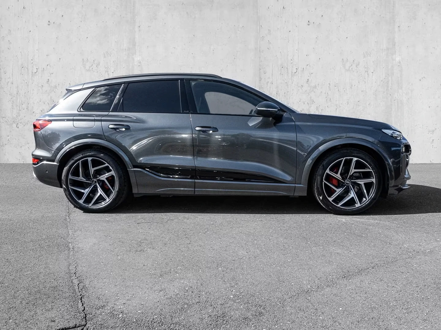 Audi Q6 E-TRON* PERFORMANCE* PANO* 360* B&O* , снимка 3 - Автомобили и джипове - 54229183