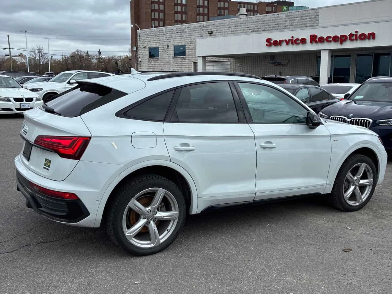 Audi Q5 Progressiv S LINE/ПАНОРАМА/ДИСТРОНИК/360, снимка 4 - Автомобили и джипове - 54373046