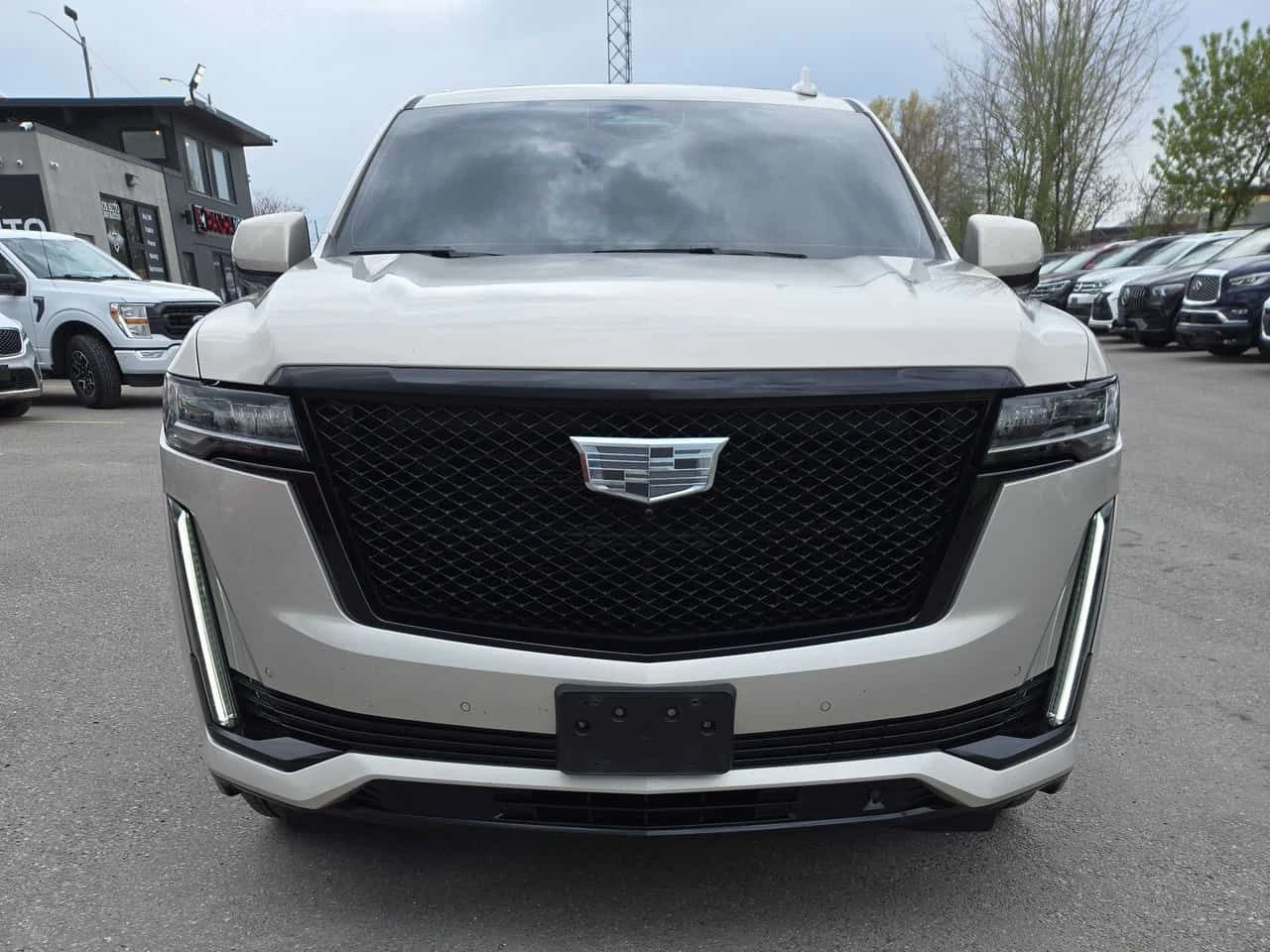Cadillac Escalade * Premium Luxury Platinum * NIGHT VISION* ОБУДХВАН, снимка 6 - Автомобили и джипове - 54478033