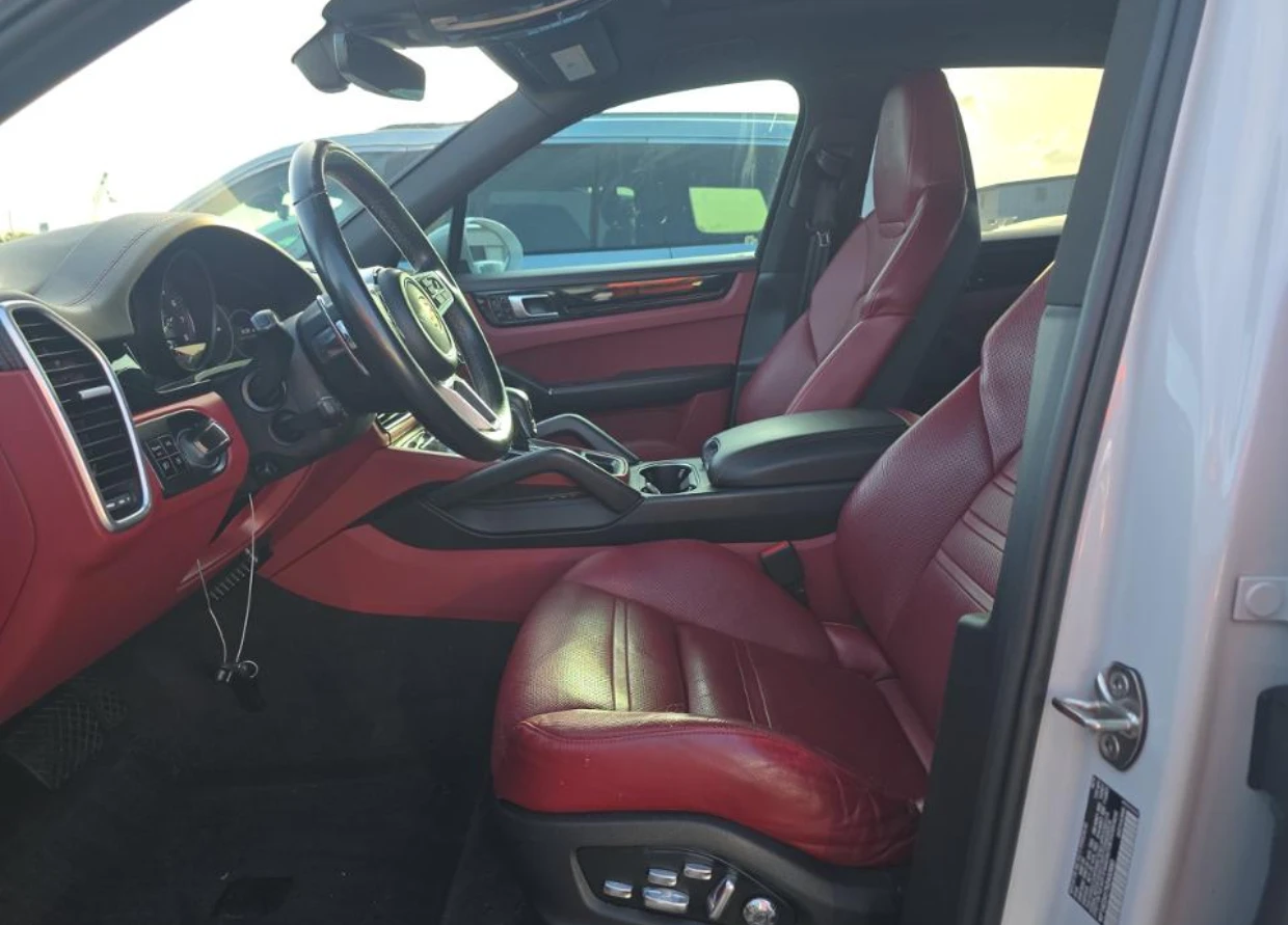 Porsche Cayenne Sport Chrono | BOSE | Панорама | PDLS+ , снимка 8 - Автомобили и джипове - 54711673