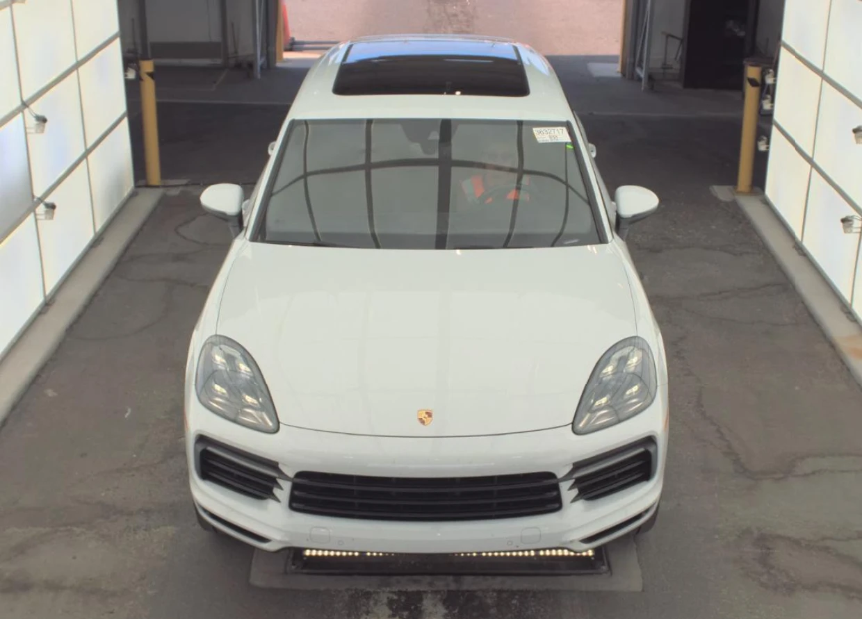 Porsche Cayenne Sport Chrono | BOSE | Панорама | PDLS+ , снимка 2 - Автомобили и джипове - 54711673