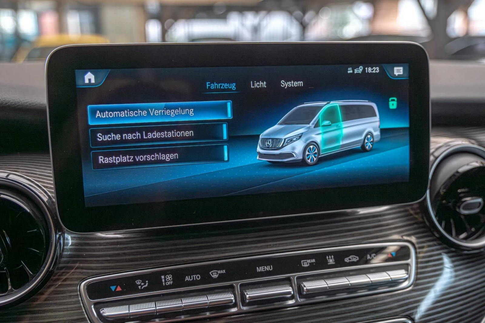 Mercedes-Benz EQV 300/LONG/Avantgarde Line/PDC/Thermotronic/100kWh, снимка 10 - Автомобили и джипове - 54896611