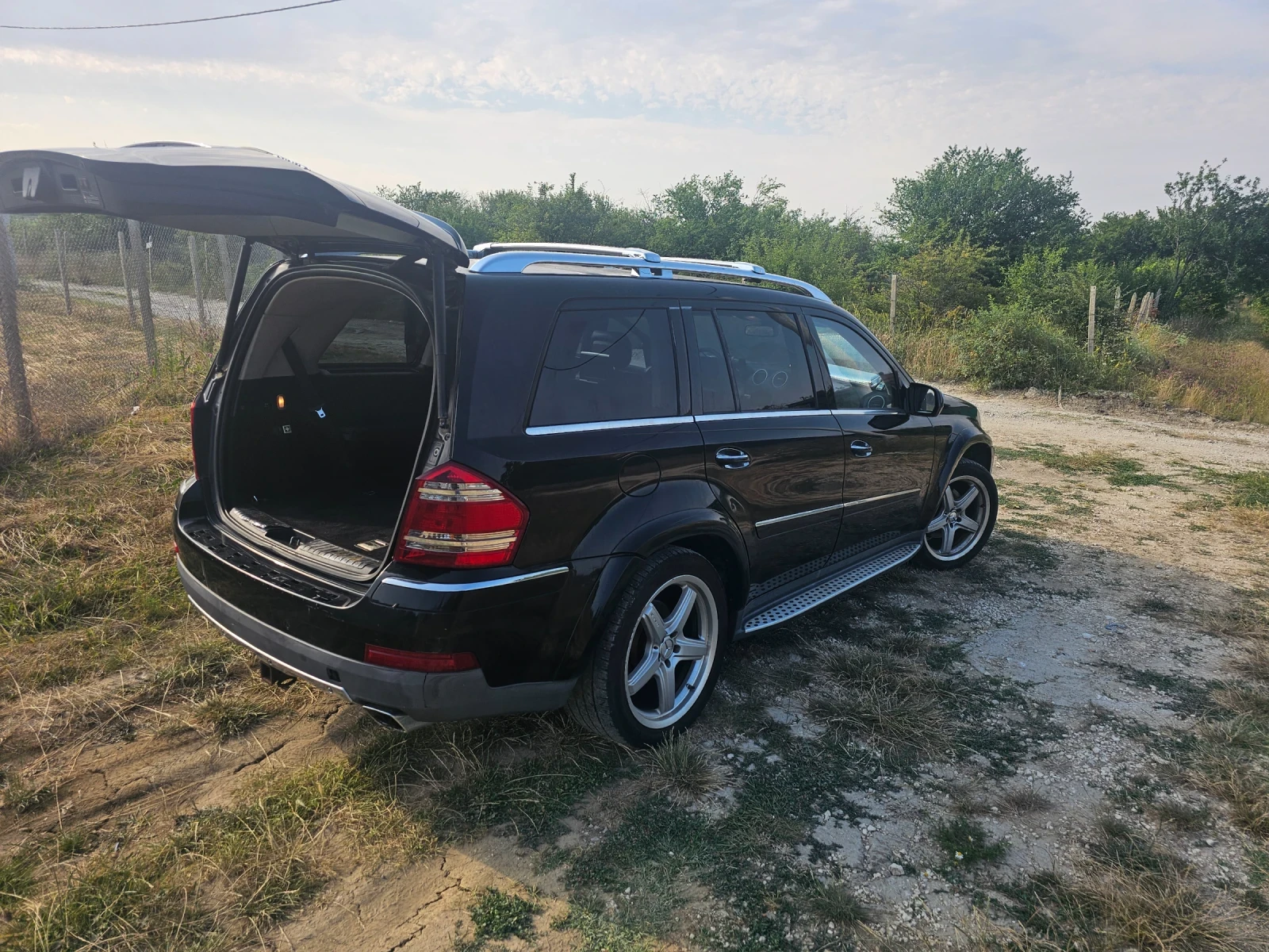 Mercedes-Benz GL 550 550 AMG 4 matic, снимка 3 - Автомобили и джипове - 55840033