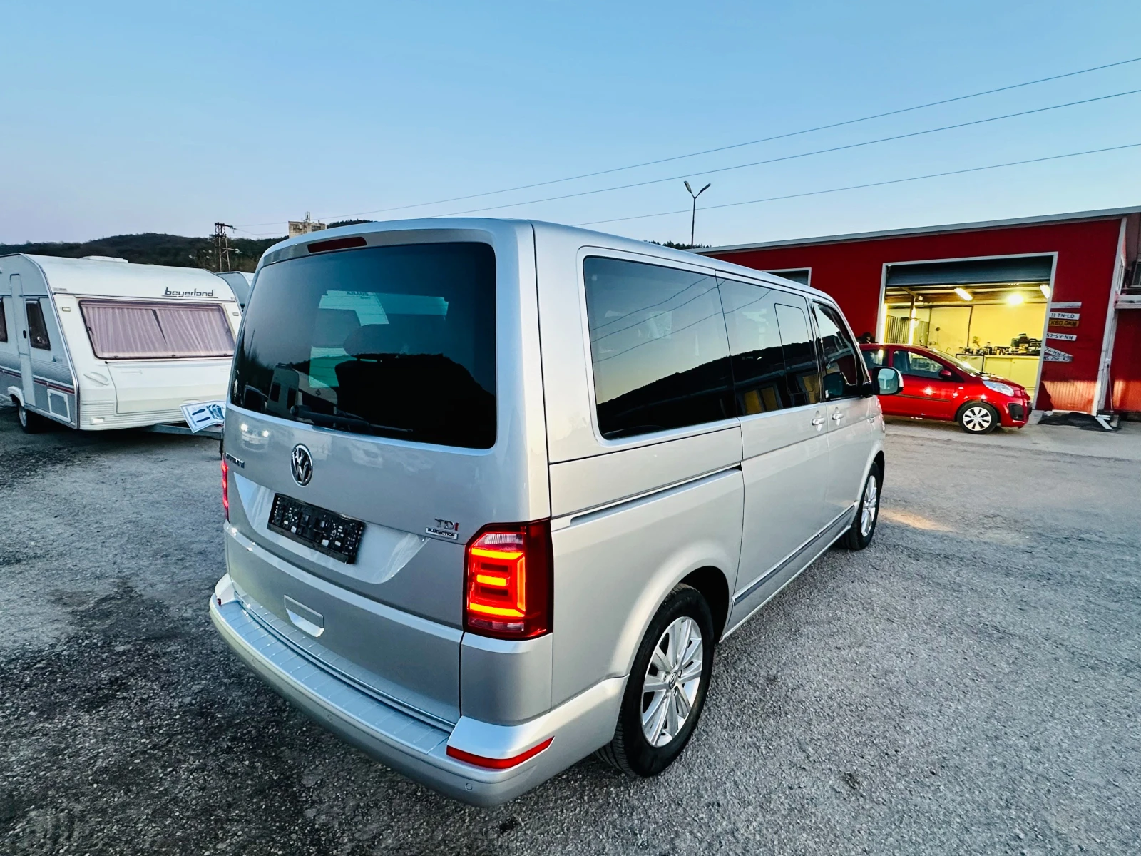 VW Multivan 2.0 TDI HIGHLINE  УНИКАТ - изображение 3