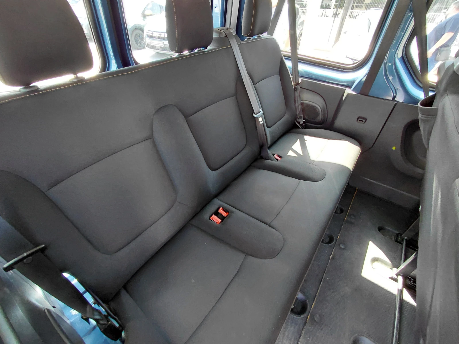 Renault Trafic 1.6 dCi/120к.с/Life L1H1 8+ 1 места, снимка 15 - Бусове и автобуси - 55638644