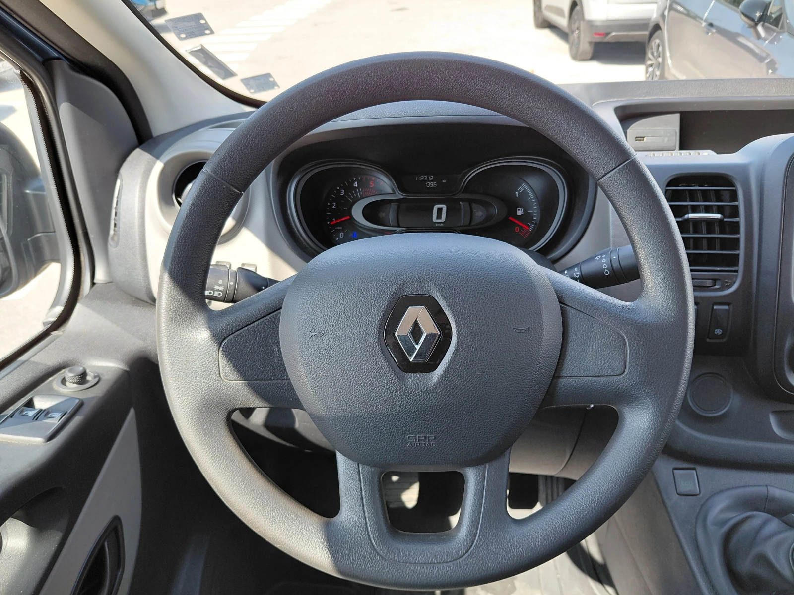 Renault Trafic 1.6 dCi/120к.с/Life L1H1 8+ 1 места, снимка 9 - Бусове и автобуси - 55638644