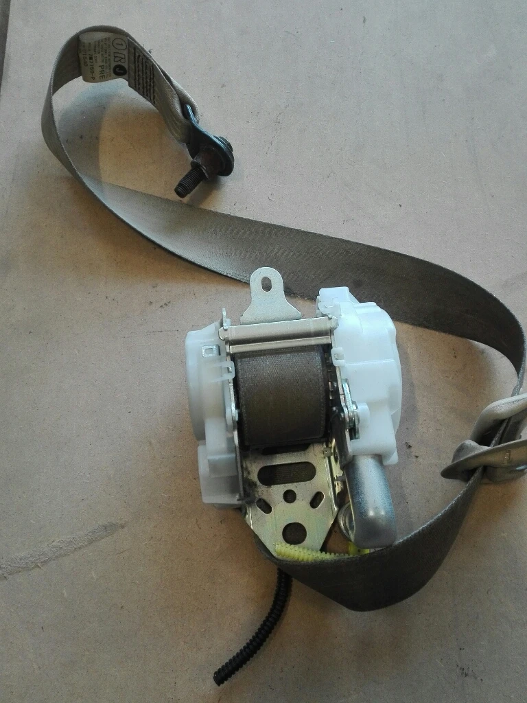 колан преден десен лексус ис 220д