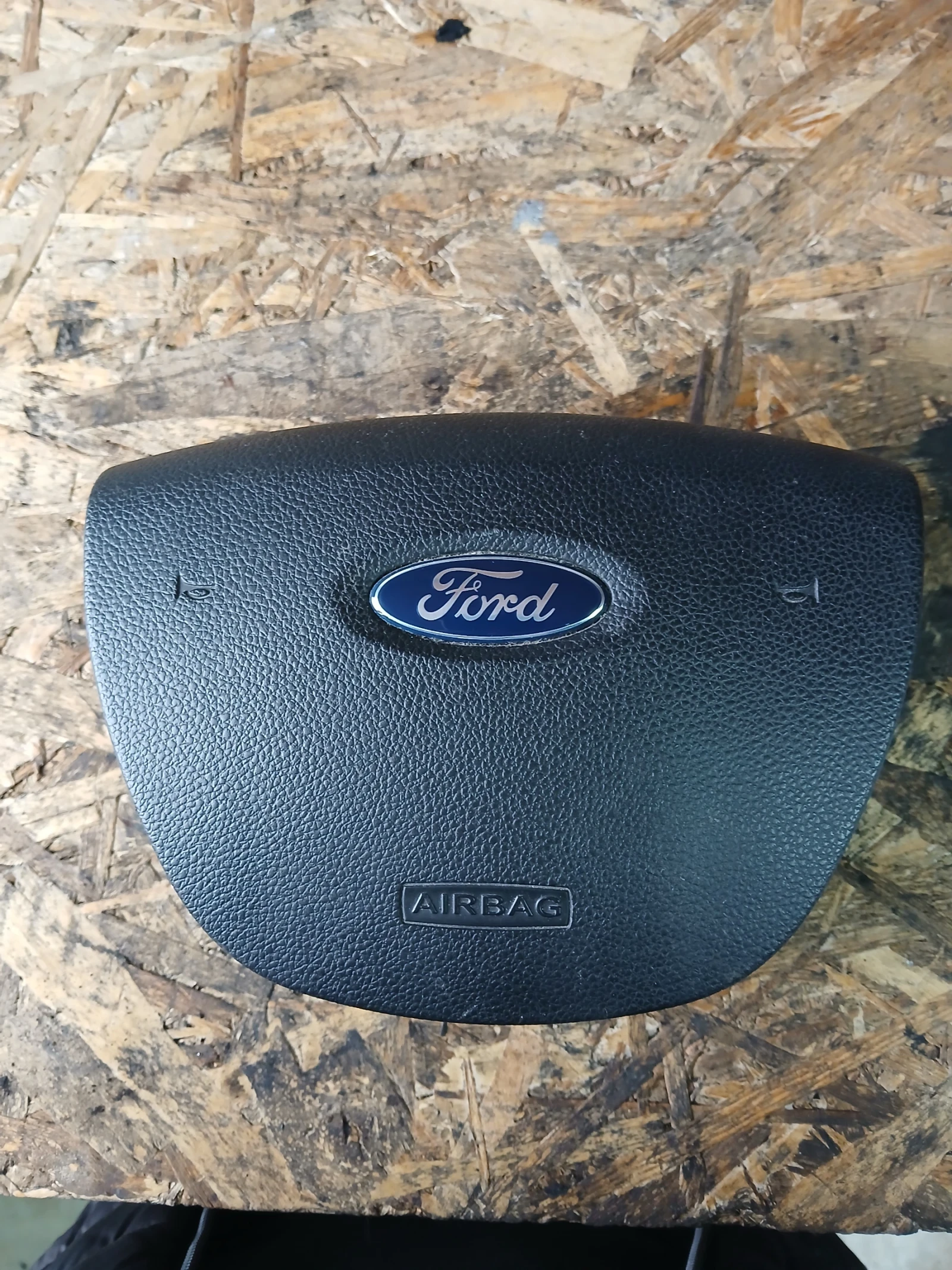 8V41-R042B85-ADW Аербег волан Ford Kuga 2010г 