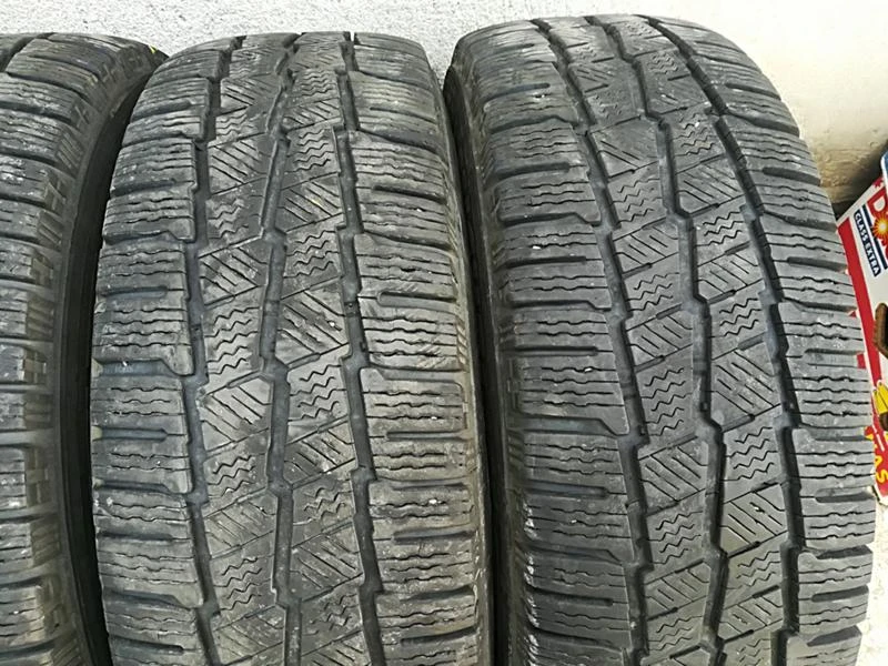 Гуми Зимни 215/65R16, снимка 3 - Гуми и джанти - 22854229