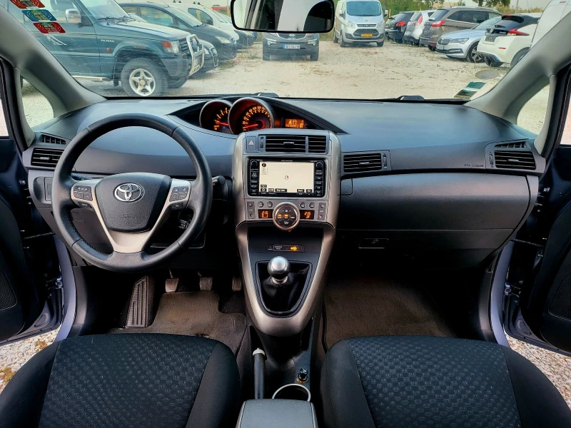 Toyota Verso 2.0 D4D 6+ 1, снимка 8 - Автомобили и джипове - 48339529