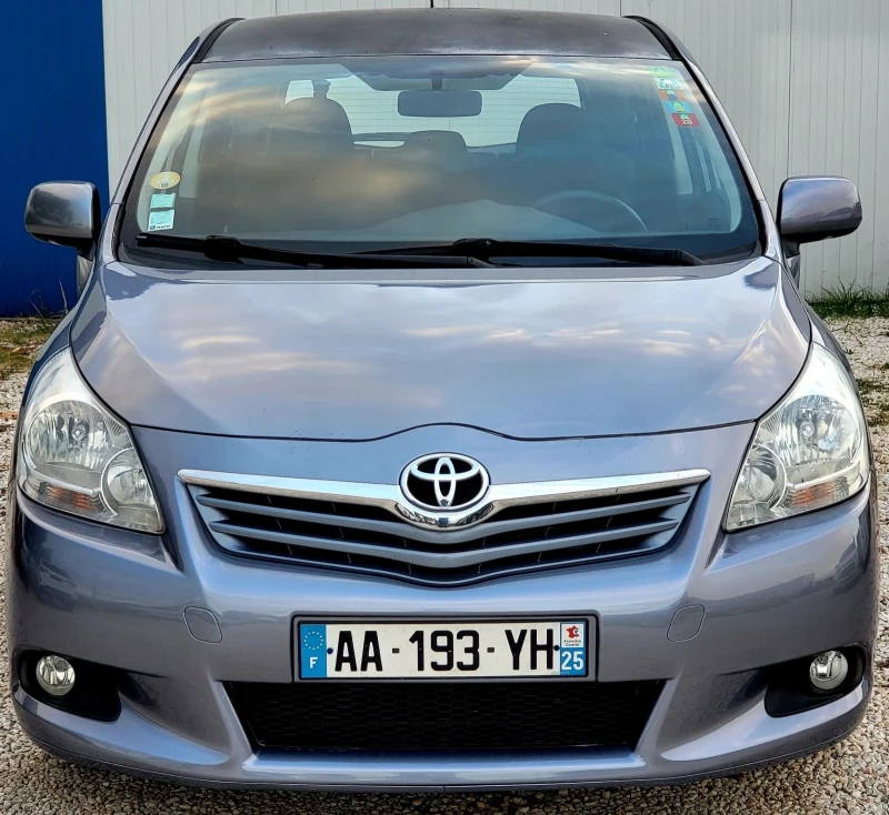 Toyota Verso 2.0 D4D 6+ 1, снимка 3 - Автомобили и джипове - 48339529