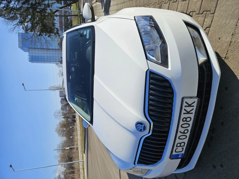 Skoda Octavia 1.6 TDI DPF DSG, Комби, снимка 2 - Автомобили и джипове - 52375464