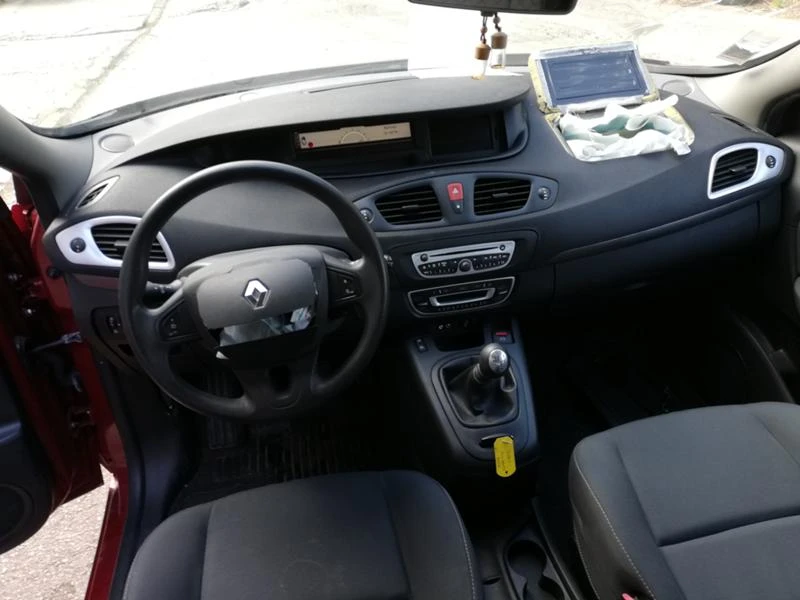 Renault Scenic 1,5 DCI - изображение 10