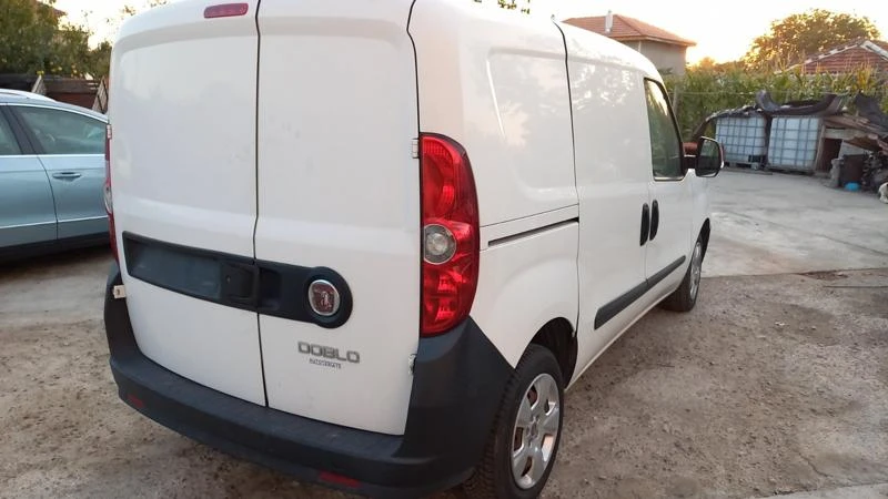 Fiat Doblo 2Бр.Natural Power 1.4 120k.c.метан/1.6 105к.с.диз., снимка 5 - Автомобили и джипове - 34636786