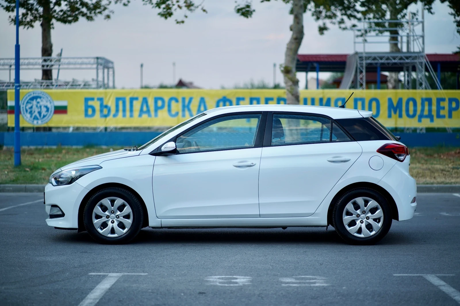 Hyundai I20 1.2i 84кс Facelift ПЕРФЕКТЕН - изображение 8