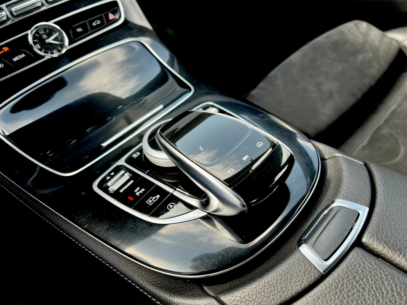 Mercedes-Benz E 220 AMG/4MATIC/DIGITAL//BURMES/HEAD UP/AMBIENT/LIZ | Mobile.bg   11