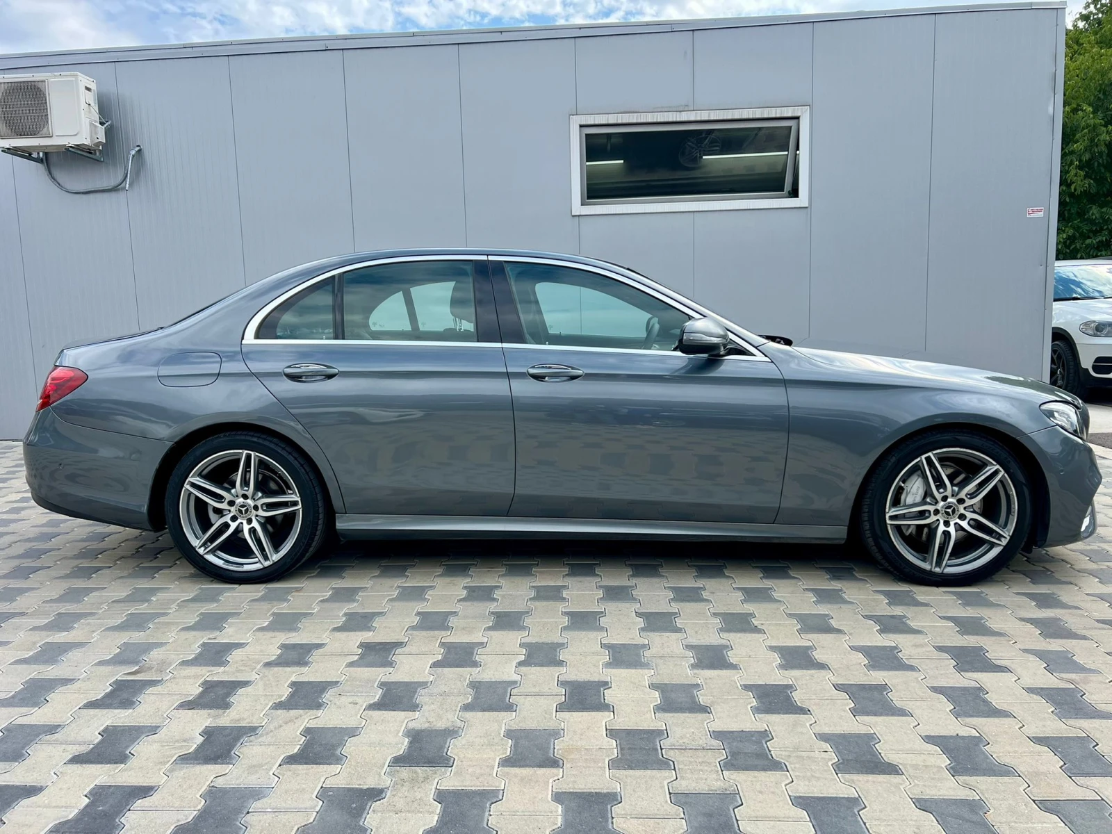 Mercedes-Benz E 220 AMG/4MATIC/DIGITAL/ПОДГ/BURMES/HEAD UP/AMBIENT/LIZ - изображение 4