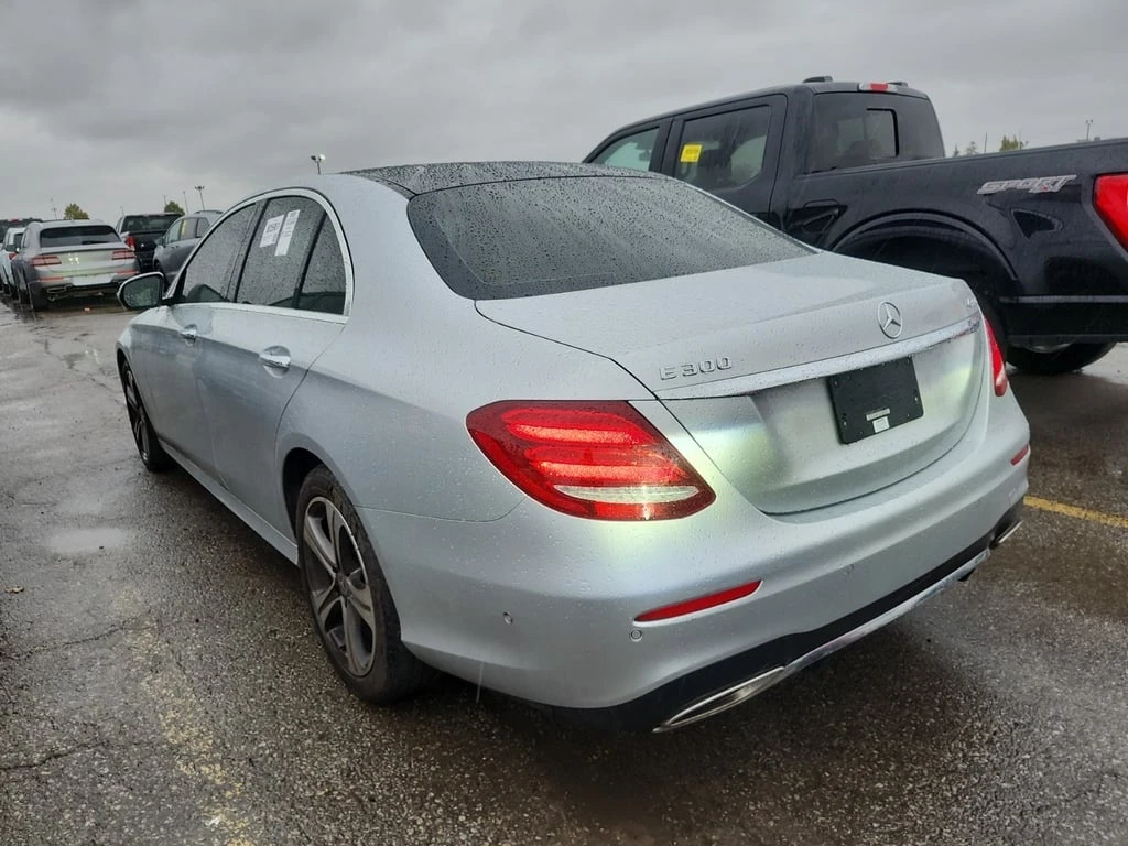 Mercedes-Benz E 300 * CARFAX * Цена до България*  - изображение 4