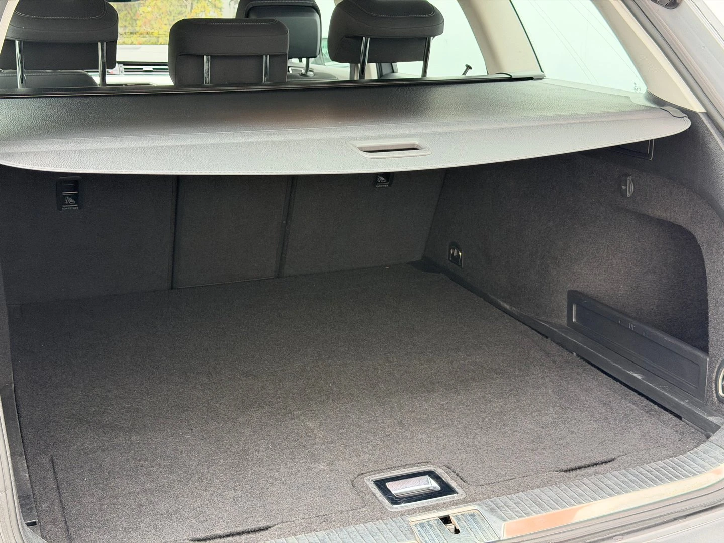 VW Passat Business 2.0 TDI SCR DSG, снимка 15 - Автомобили и джипове - 54353556