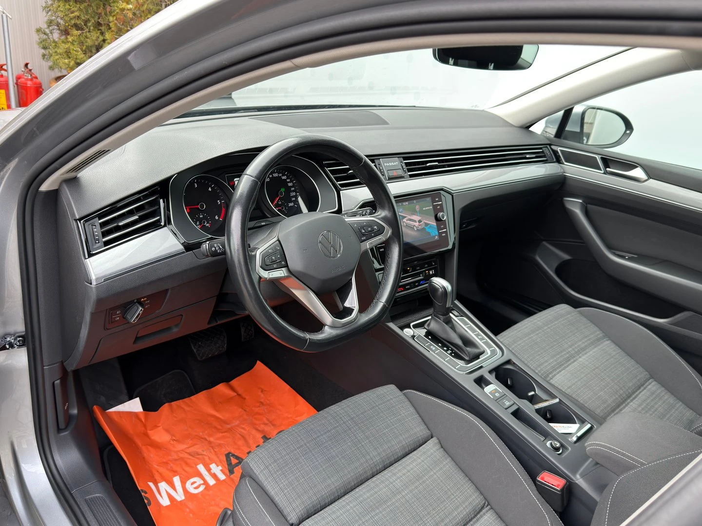 VW Passat Business 2.0 TDI SCR DSG, снимка 8 - Автомобили и джипове - 54353556
