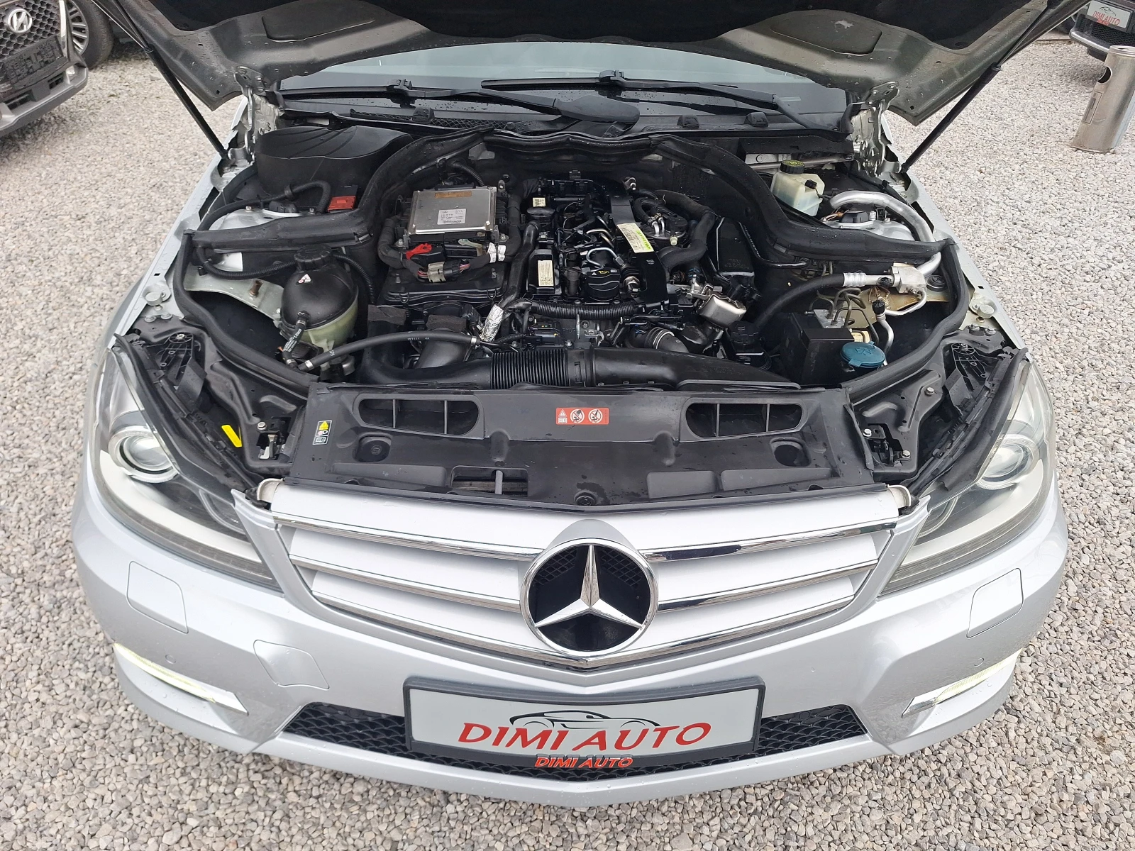 Mercedes-Benz C 220 2.2 cdi 170 ks Avantgarde Koja Navi Full!, снимка 17 - Автомобили и джипове - 53916479