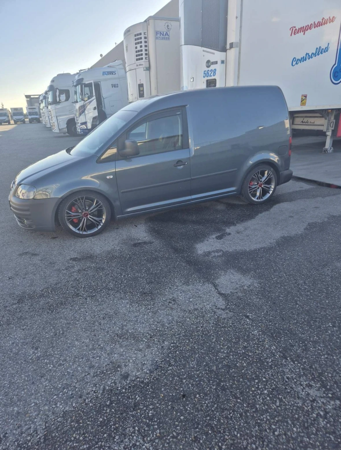 VW Caddy, снимка 5 - Автомобили и джипове - 54173800