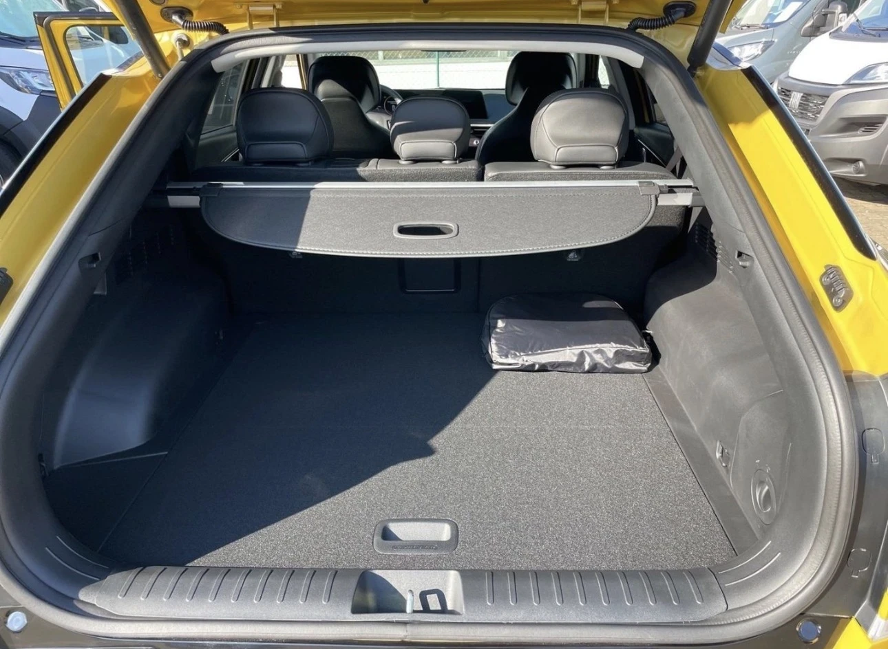 Kia EV6 SOH-100%/�������� �� 03.2028/���� ����/// | Mobile.bg � ����������� 12